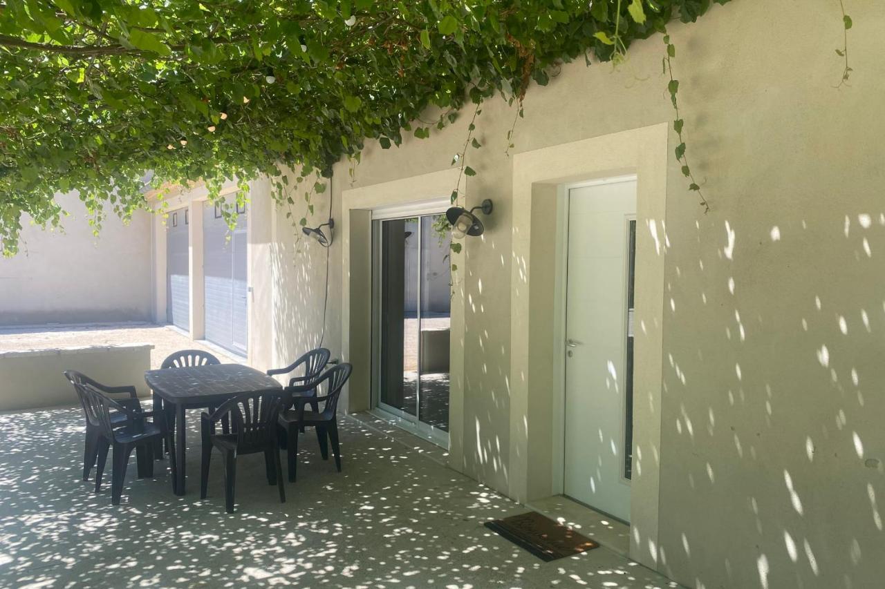 Le Ribbou Villa LʼIsle-sur-la-Sorgue Екстериор снимка